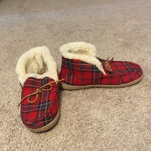 🐕2/$22 Target Red Plaid Moccasins